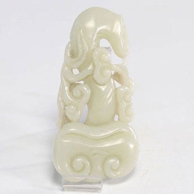 Jade sculpté en forme de fruit d'époque Qing (清朝)