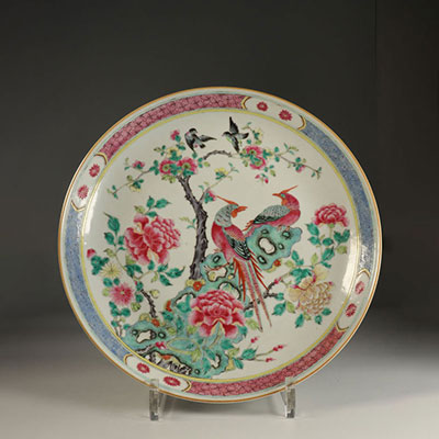 Plat en porcelaine aux phoenix - famille rose .Chine XIII-XIXème.