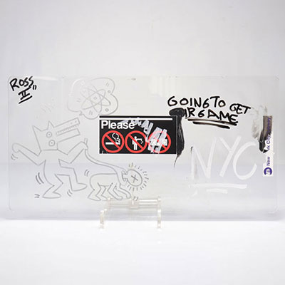 LOT RETIRE DE LA VENTE - Keith Haring (Attr). Circa 88. Dessin au feutre gris et noir sur une plaque plexiglas du métro de New York City.