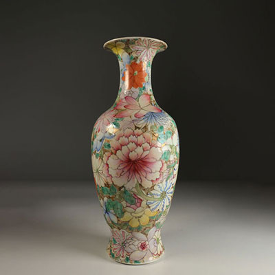 Vase en porcelaine 1000 fleurs .Chine époque république.