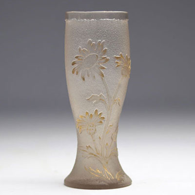 Daum Nancy acid-etched and gilded vase decorated with Daisies and frosted background