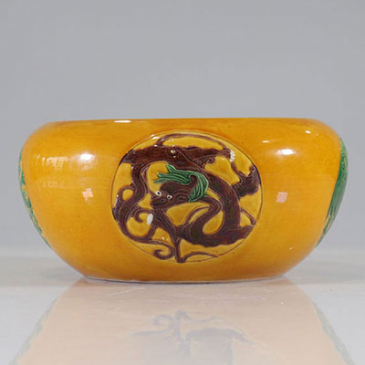 Pot à pinceaux famille verte sur fond jaune marque Kangxi