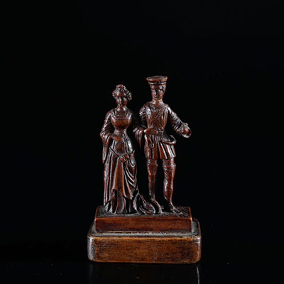 Flemish school of the 17th / 18th century Boxwood carved with a couple of figures