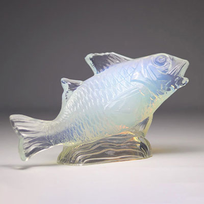 Marius Ernest SABINO (1878-1961) Fish in opalescent glass