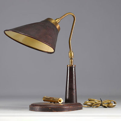 Lampe de bureau en cuir, calendrier dateur, attribuée à Jacques ADNET.