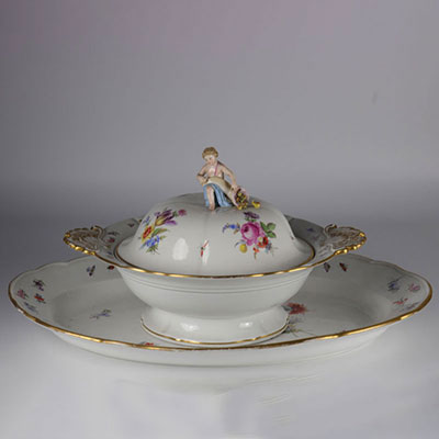 Soup tureen and vegetable dish in Meissen porcelain decorated with flowers and insects 19th C.