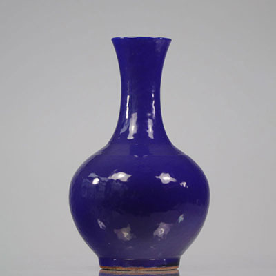 Vase monochrome bleu époque Qing 