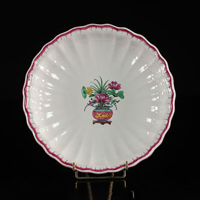 Niderviller France Plate with flower vase motif with dragon. 18th -