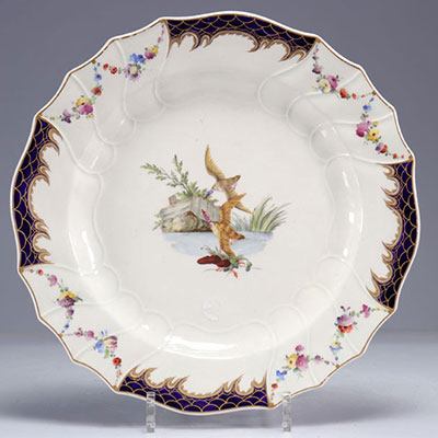 Grand plat en porcelaine de Tournai à décor de canards, XVIIIe siècle 