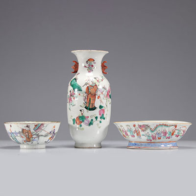Lot de porcelaine (3) famille rose XIXème à décor de personnages