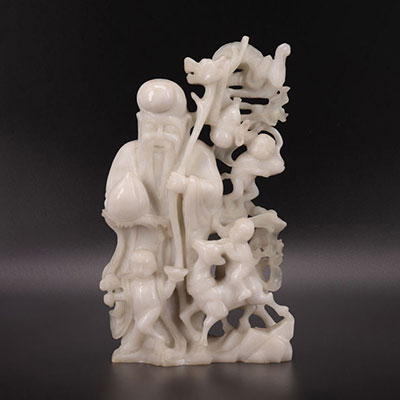 Jade blanc sculpté d'un sage, enfants dragon et daim chine 1900