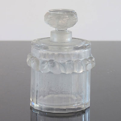 Lalique France Facon a parfum décor de moineaux 