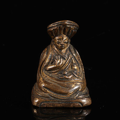 Chine-Tibet - Lama miniature en bronze doré