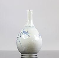 Vase en porcelaine, probablement Corée 19ème, un cheveu