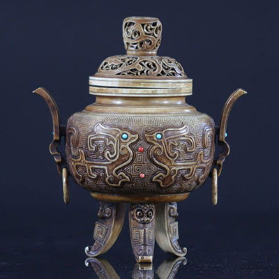 Chine brûle parfum avec incrustations corail et turquoises vers 1900