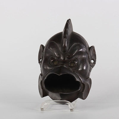 Japon masque de Gugaku en bronze inscriptions au dos