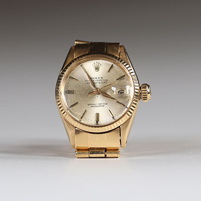 Collection model. ROLEX Datejust. 18ct gold. oyster with original stretch bracelet.