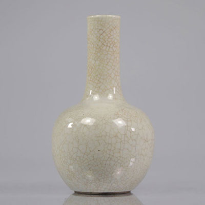 Vase monochrome blanc craquelé époque Qing 