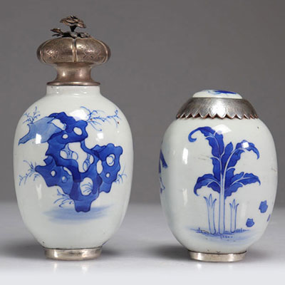 Porcelaines (2) blanc bleu monté argent d'époque Kangxi 