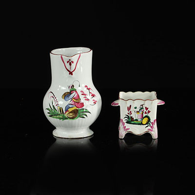 Les Islettes Chinese style flower pitcher and box. 19th -