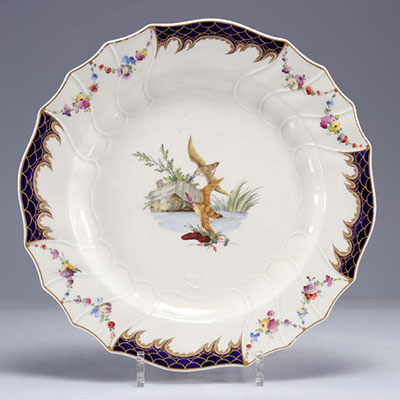 Grand plat en porcelaine de Tournai XVIIIème décor de canards