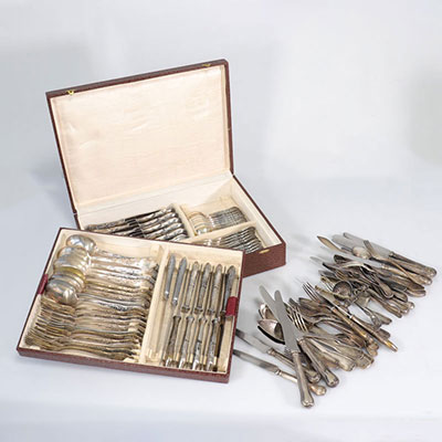 Silver and silver metal cutlery set