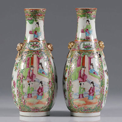 China pair of Canton porcelain vases