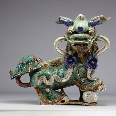 Sculpture de temple chien de Fô en terre vernissée bleue de l'époque Qing (清朝)