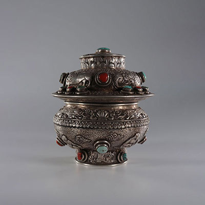 Lot of 3 silver libation objects decorated with fantastic animals. Covered pot inlaid with coral and turquoise.