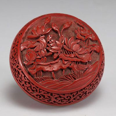 Boite couverte en laque cinabre rouge époque Qing