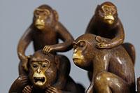 Japon somptueux Okimono signé Masatsugu sculpté de singes et d'un lapin 19ème
