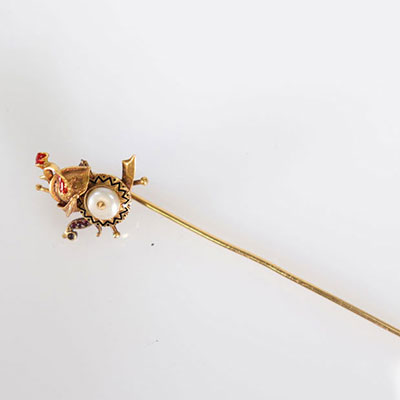 Old hatpin 18 K gold, enamelled and ruby 