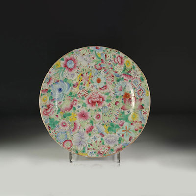 Porcelain plate with thousand flowers. China late nineteenth.