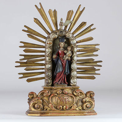 Vierge dans sa niche en bois sculpté 18ème