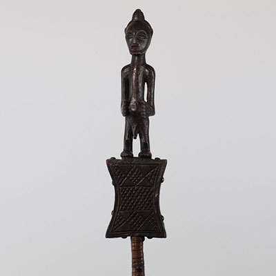 Sceptre Luba RDC  sculpté de têtes belle patine d'usage