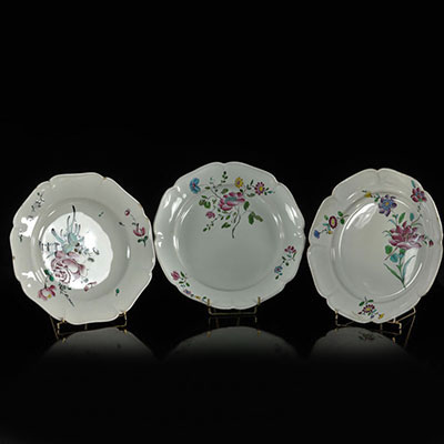 Lot of 3 plates (Strasbourg France) with floral decoration. 18th -