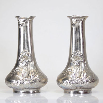 Paire de Vases en métal argenté