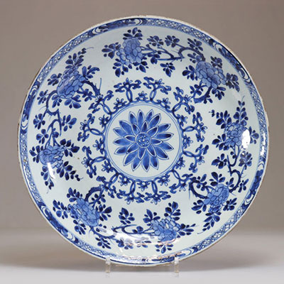 Grand plat en porcelaine blanc bleu Kangxi