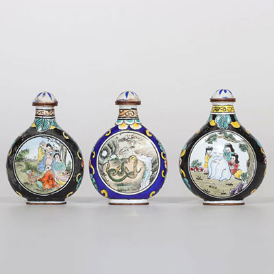 China snuffboxes (3) enamel with decoration of characters