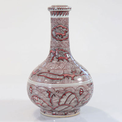 Chine vase en porcelaine rouge fer marque et époque Kangxi