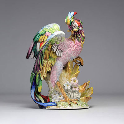 Imposant oiseau en porcelaine provenant de Russie (Saint Pétersbourg)