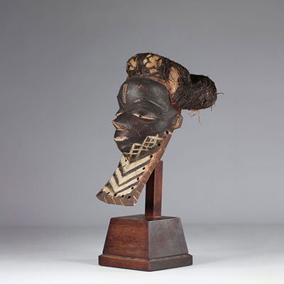 Beautiful Pende Mask - early 20th century - DRC - Africa