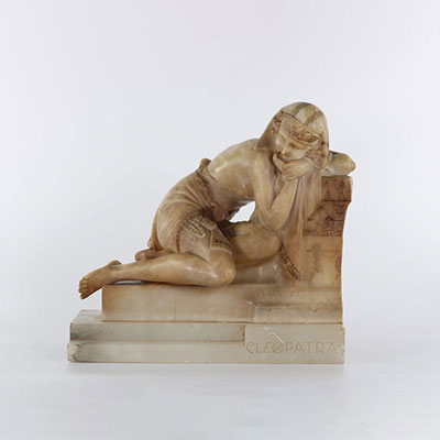 E Battaglia sculpture en marbre Cléopâtre endormie