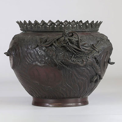 Japon Vase en bronze décor de dragon d'époque Meiji