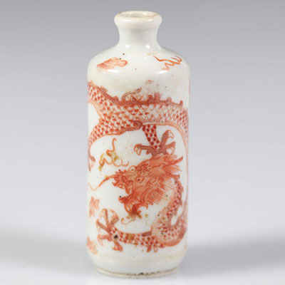 Chine tabatière en porcelaine décor de dragon