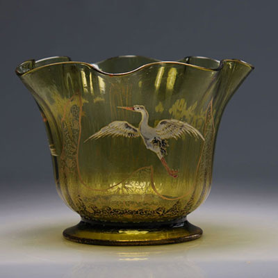 Cristallerie de Gallé, coupe aux grues et nuages, émaillé sur fond olive, vers 1880