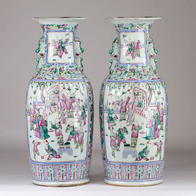 Chine paire de vases en porcelaine famille rose à décor de guerriers 19ème