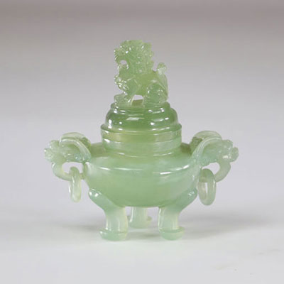 China burns perfume in green jade