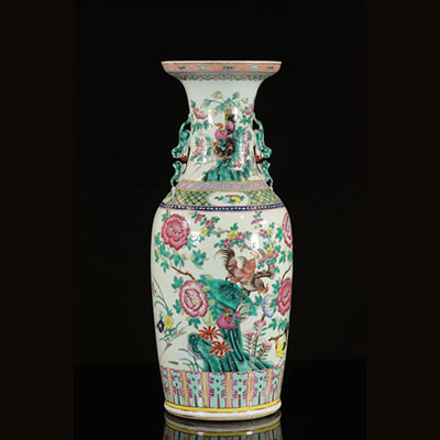 Chine - Vase en porcelaine de chine - famille rose - 19ème à double décor de coqs