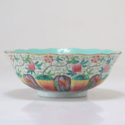 Bol en porcelaine, marque de Jiaqing, début du 19e siècle.